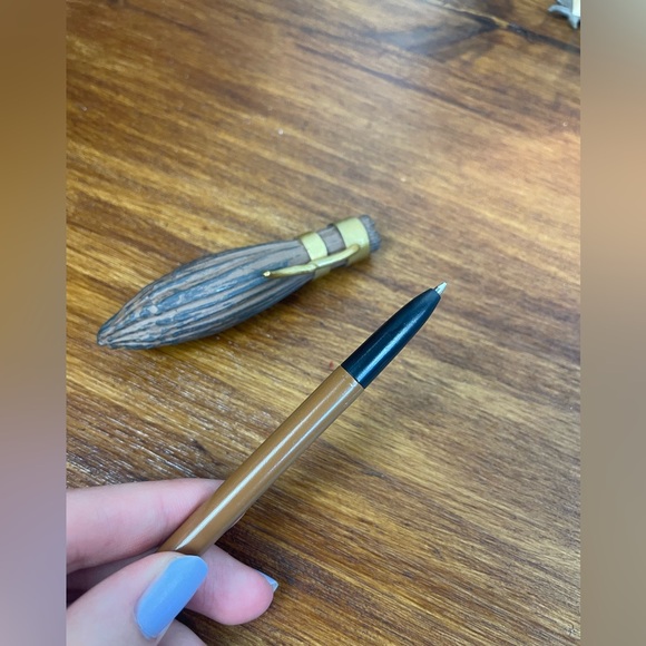 Harry Potter Funko, Broomstick Pen, Bestiary Book, & Figurine Bundke Set of 5 - Picture 2 of 12